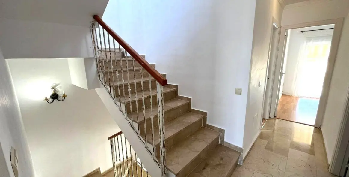 Продажа таунхауса в Estepona 22