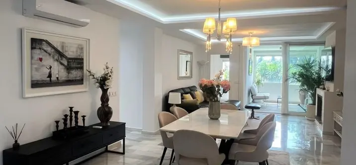 Sale of middle floor apartment in Nueva Andalucía 1