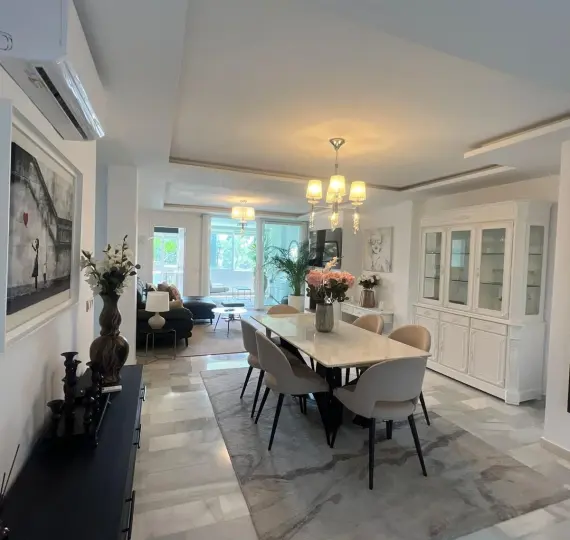 Sale of middle floor apartment in Nueva Andalucía