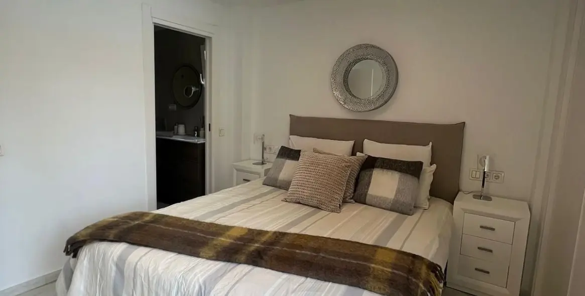 Sale of middle floor apartment in Nueva Andalucía 8