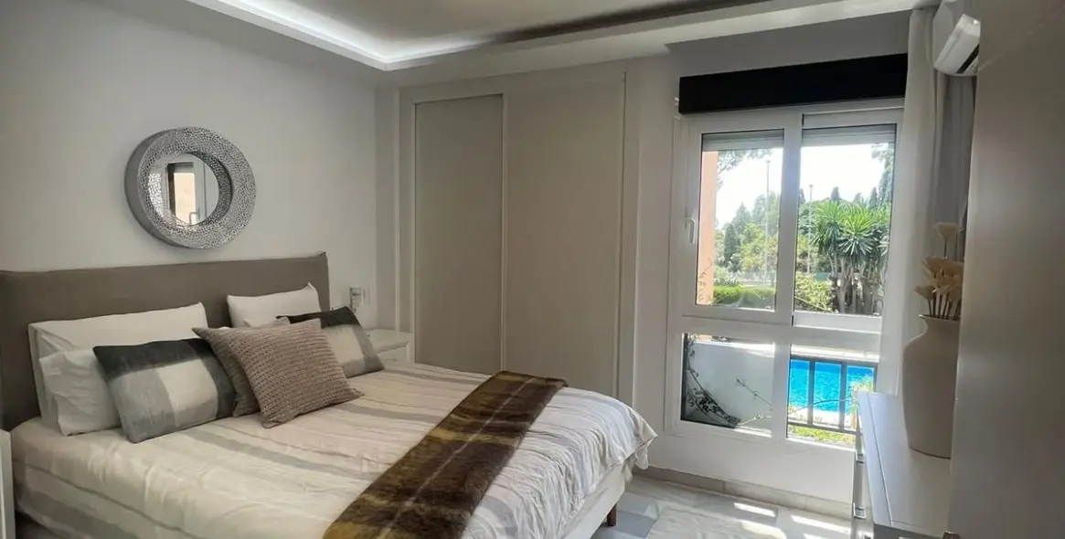 Sale of middle floor apartment in Nueva Andalucía 11