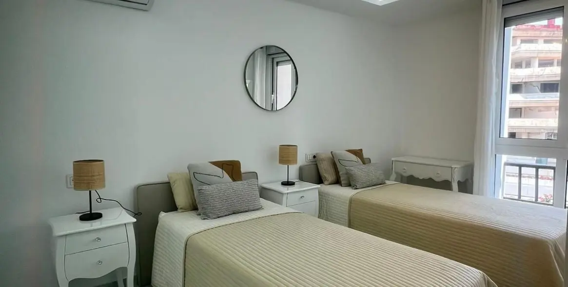 Sale of middle floor apartment in Nueva Andalucía 12