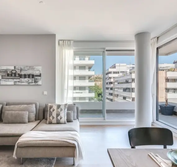 Sale of middle floor apartment in Nueva Andalucía