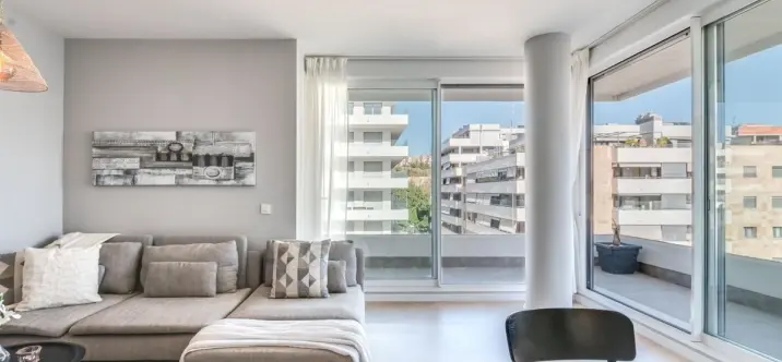 Sale of middle floor apartment in Nueva Andalucía 2