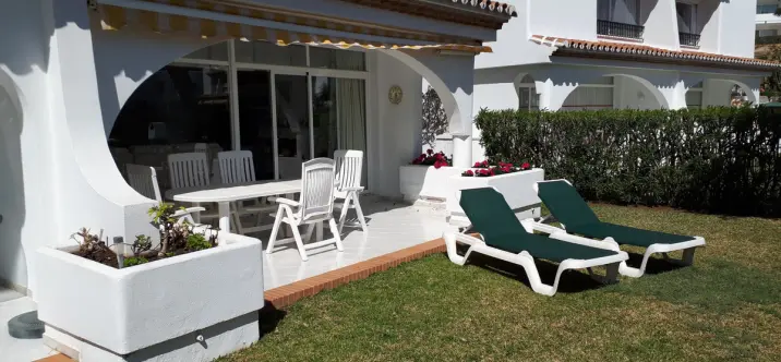 Venta de casa pareada en Miraflores 0