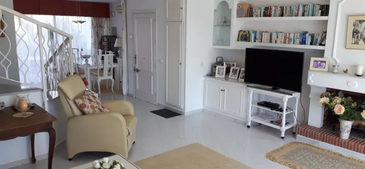 Venta de casa pareada en Miraflores 2