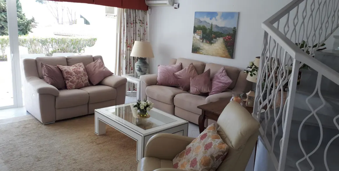 Sale of semi-detached house in Miraflores 11