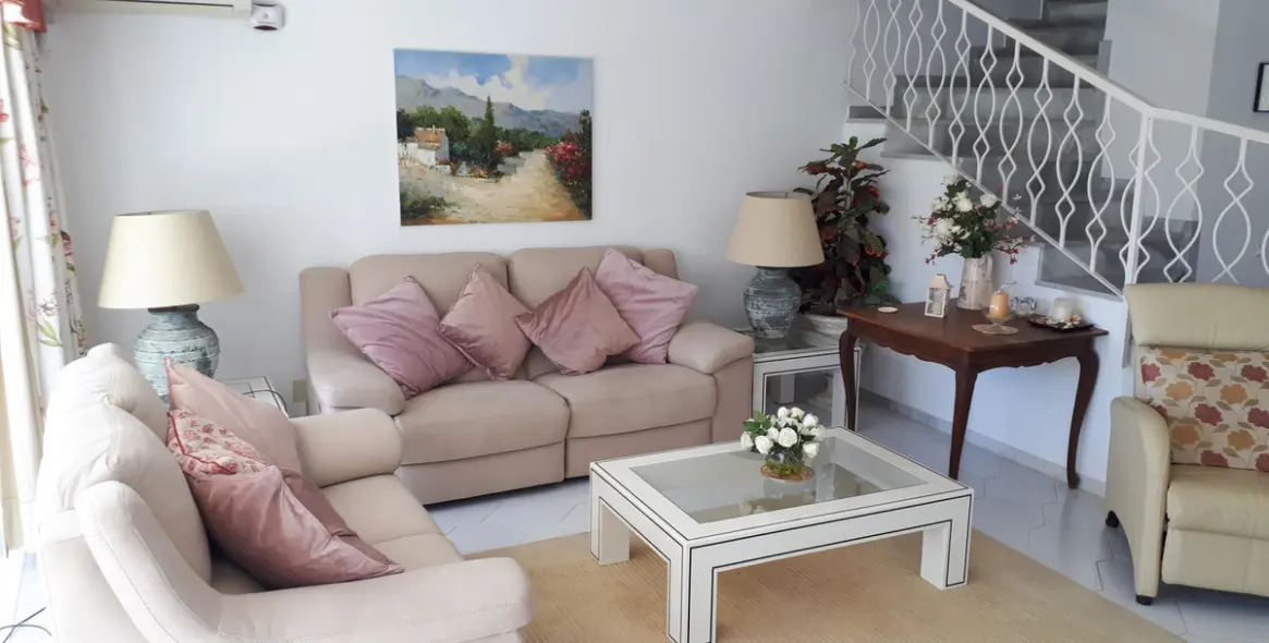 Sale of semi-detached house in Miraflores 15