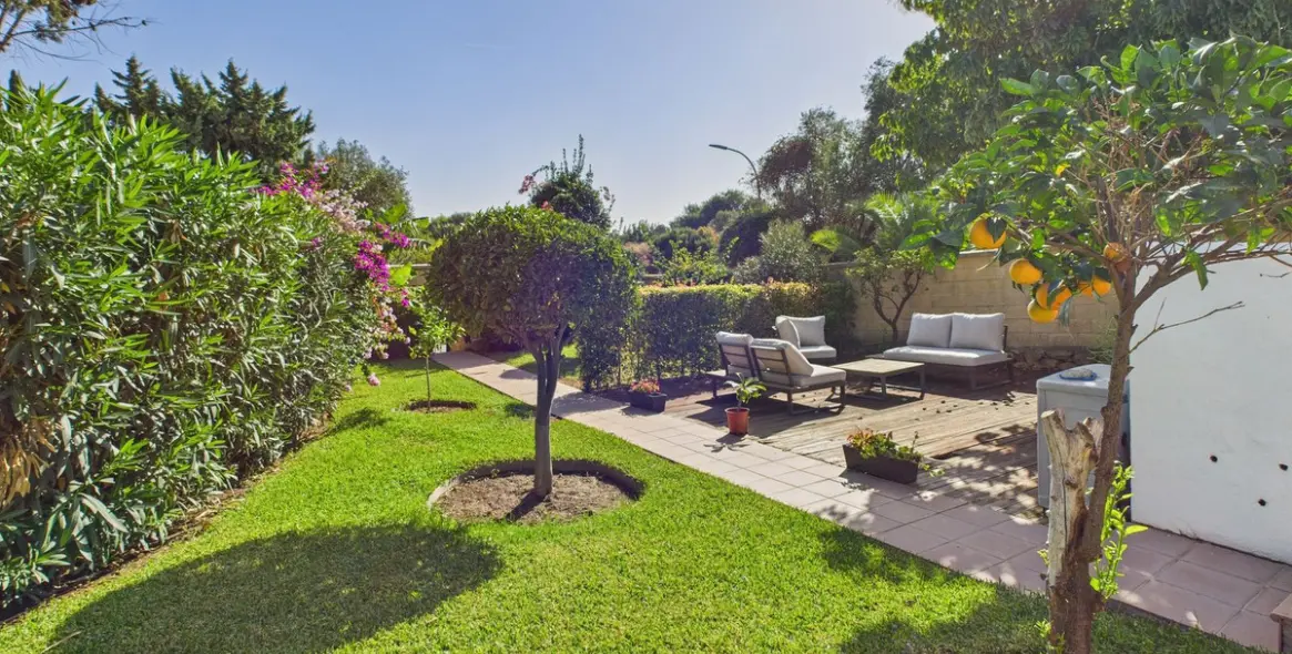 Sale of detached villa in Estepona 3