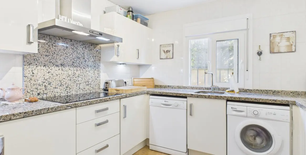 Sale of detached villa in Estepona 10