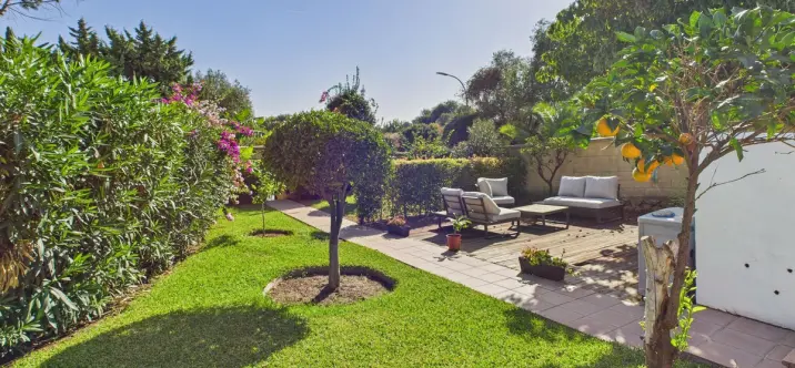 Sale of detached villa in Estepona 2