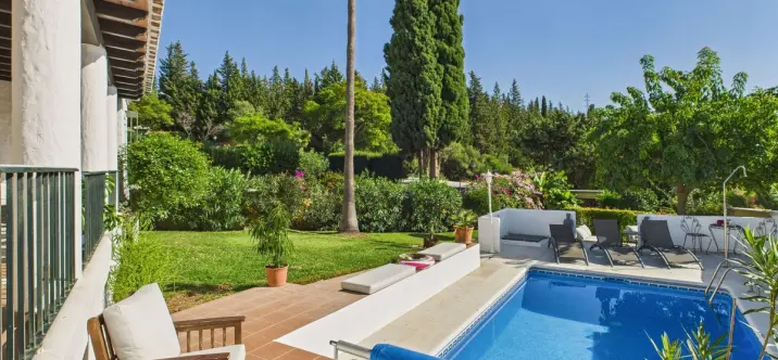 Sale of detached villa in Estepona 3