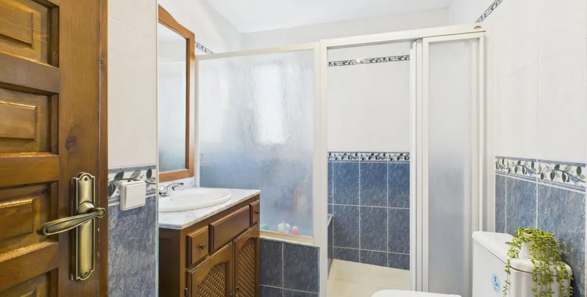 Продажа  отдельно стоящей виллы в Estepona 26