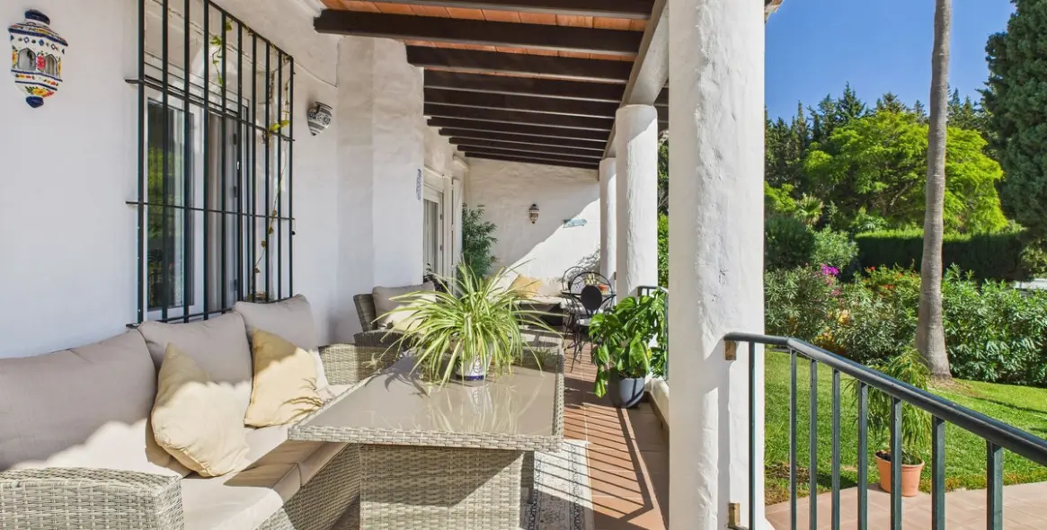 Продажа  отдельно стоящей виллы в Estepona 32