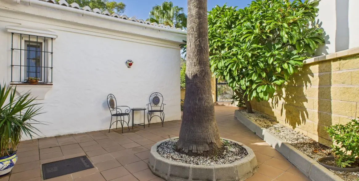 Продажа  отдельно стоящей виллы в Estepona 38