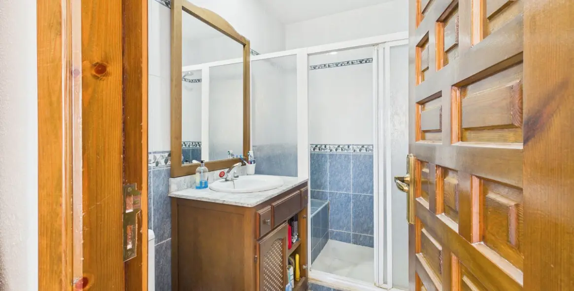 Sale of detached villa in Estepona 23