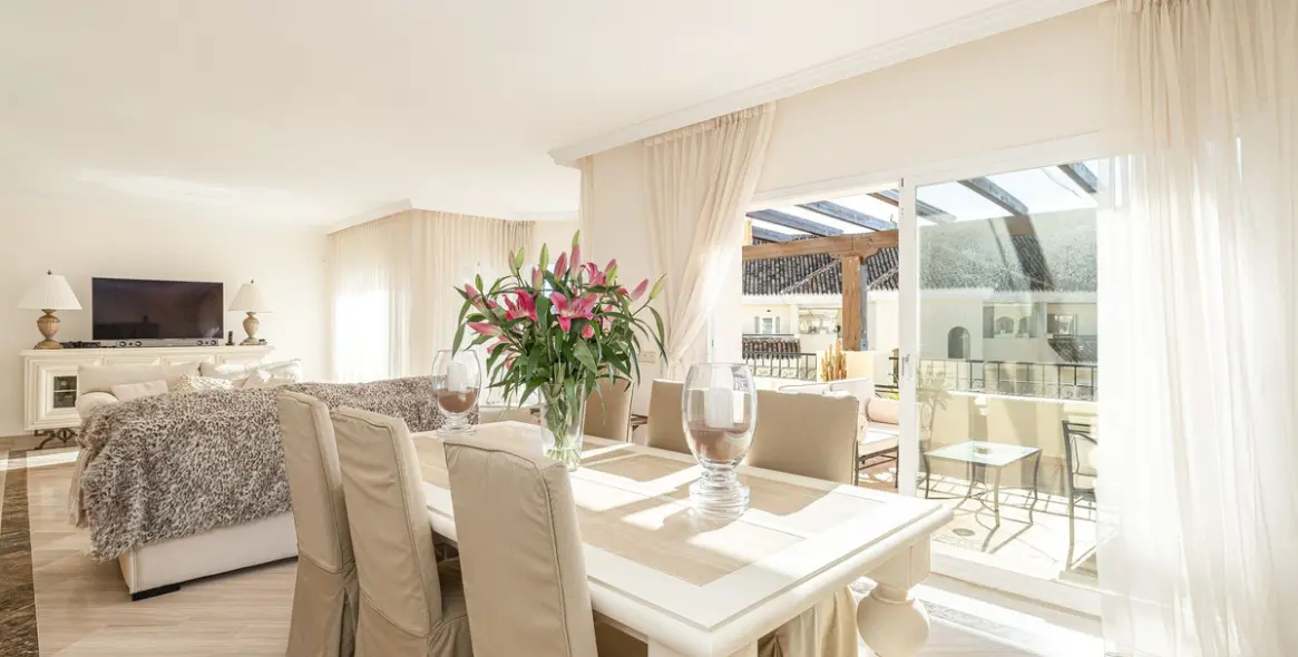 Продажа двухуровневого пентхауса в Elviria 3