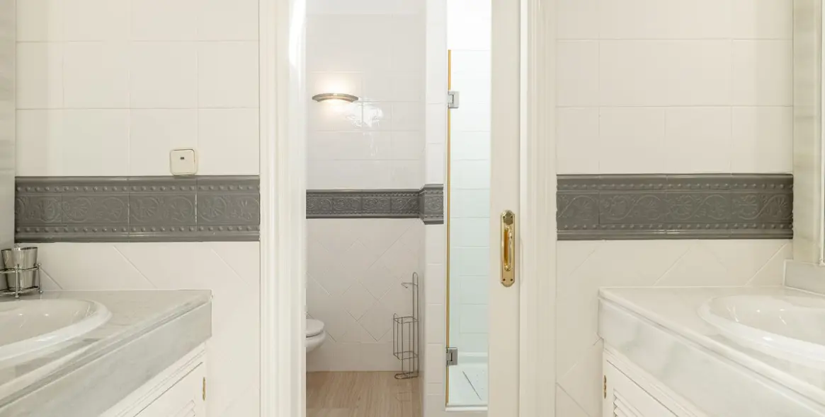 Продажа двухуровневого пентхауса в Elviria 9