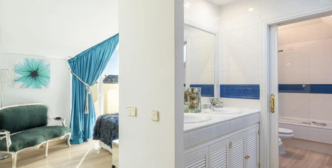 Продажа двухуровневого пентхауса в Elviria 15