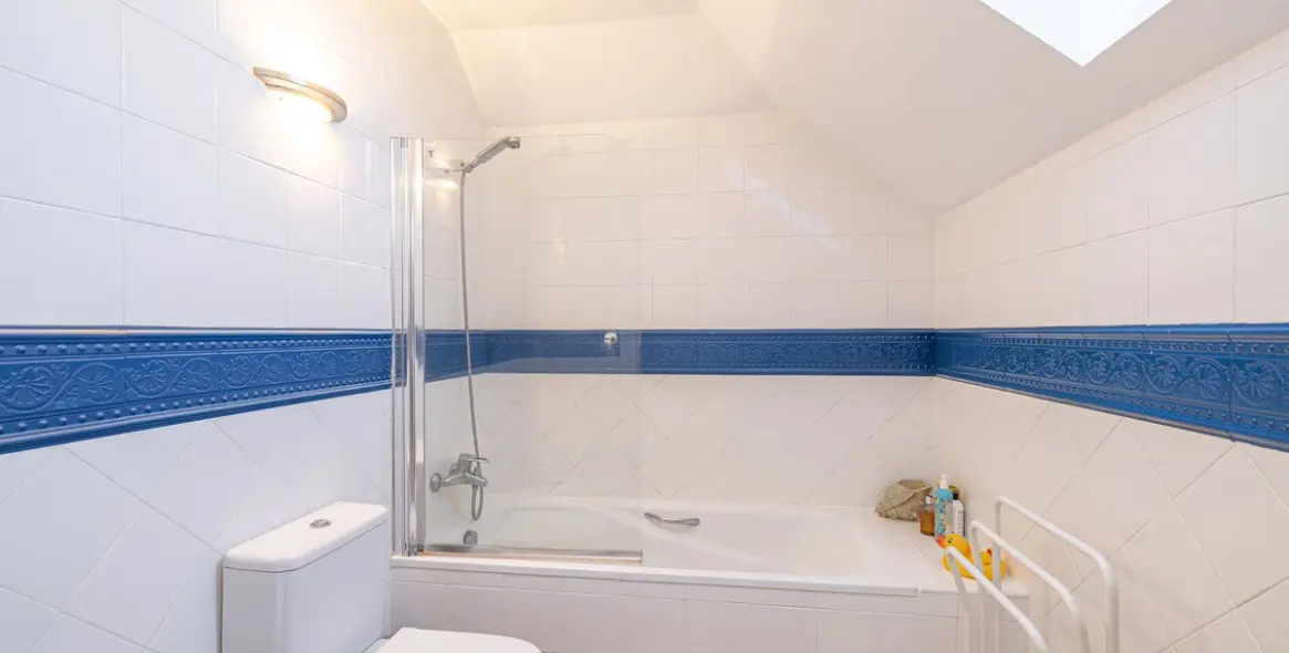 Продажа двухуровневого пентхауса в Elviria 17