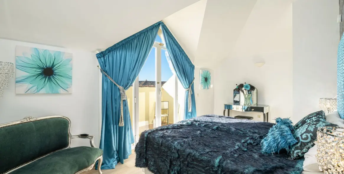 Продажа двухуровневого пентхауса в Elviria 18