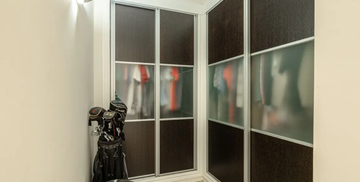 Продажа двухуровневого пентхауса в Elviria 19