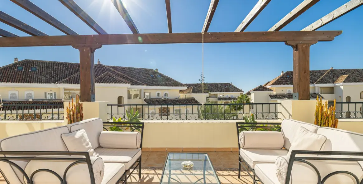 Продажа двухуровневого пентхауса в Elviria 29