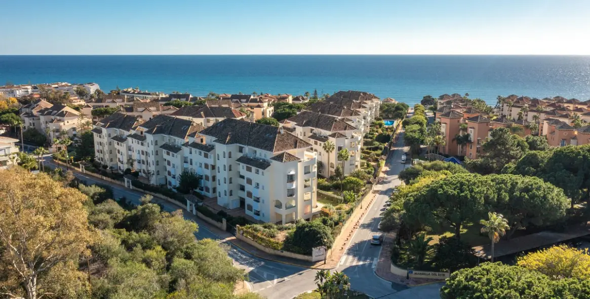 Продажа двухуровневого пентхауса в Elviria 31