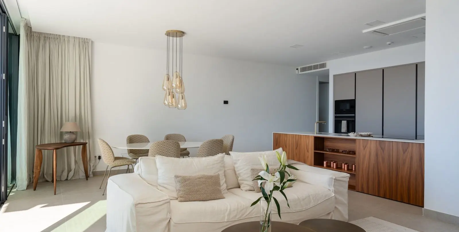 Продажа апартаментов на среднем этаже в Artola 11