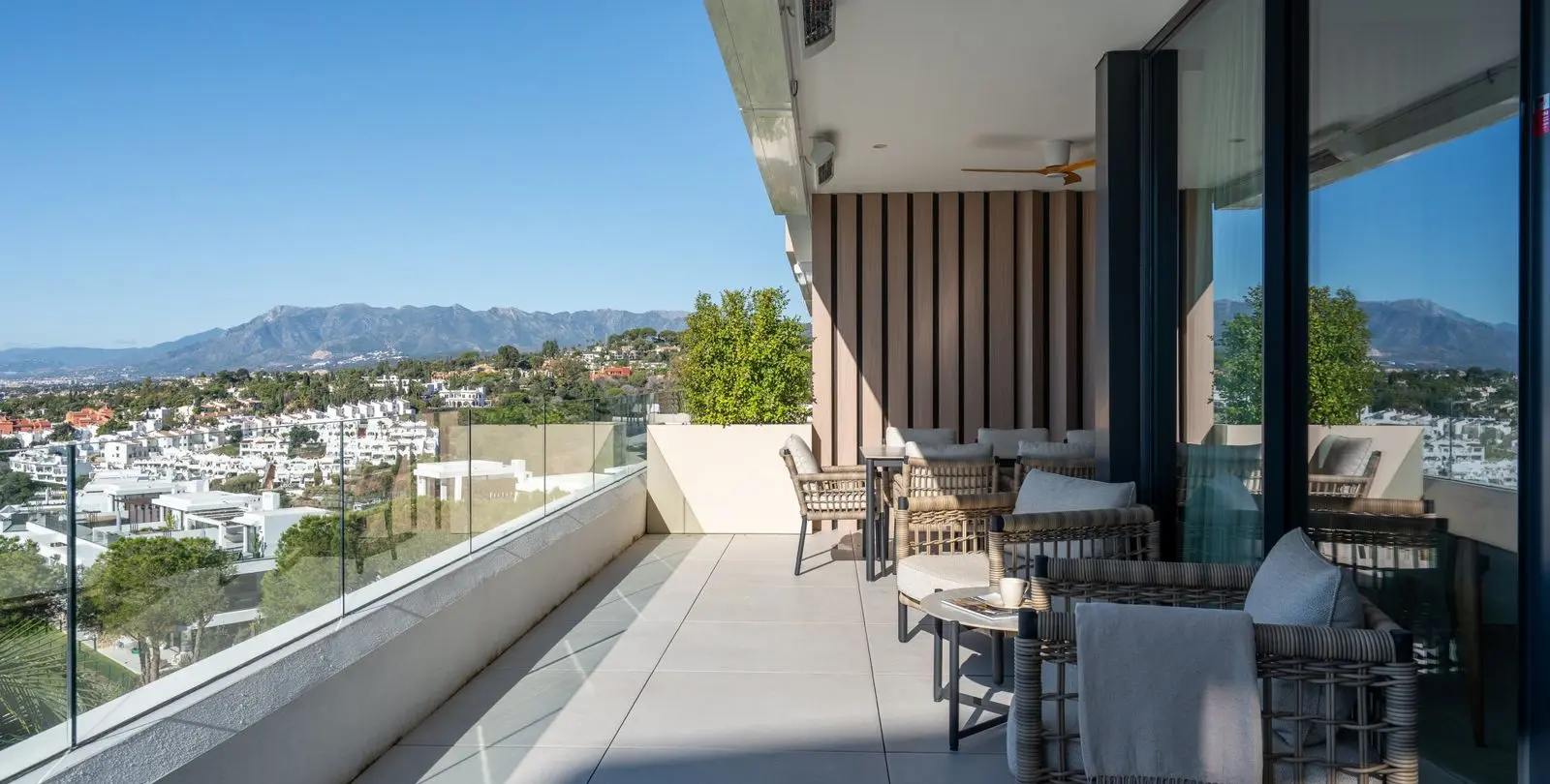Venta de apartamento en planta media en Marbella 6