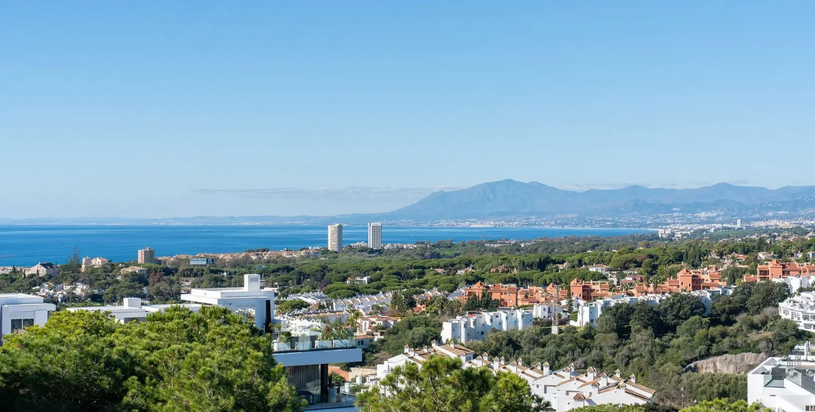 Venta de apartamento en planta media en Marbella 13