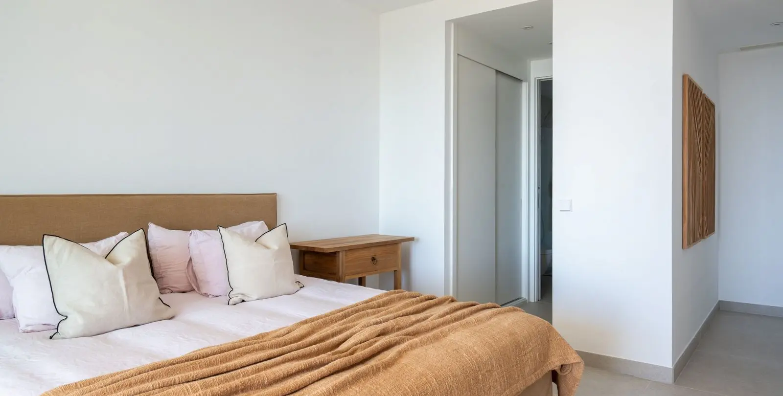 Venta de apartamento en planta media en Marbella 16