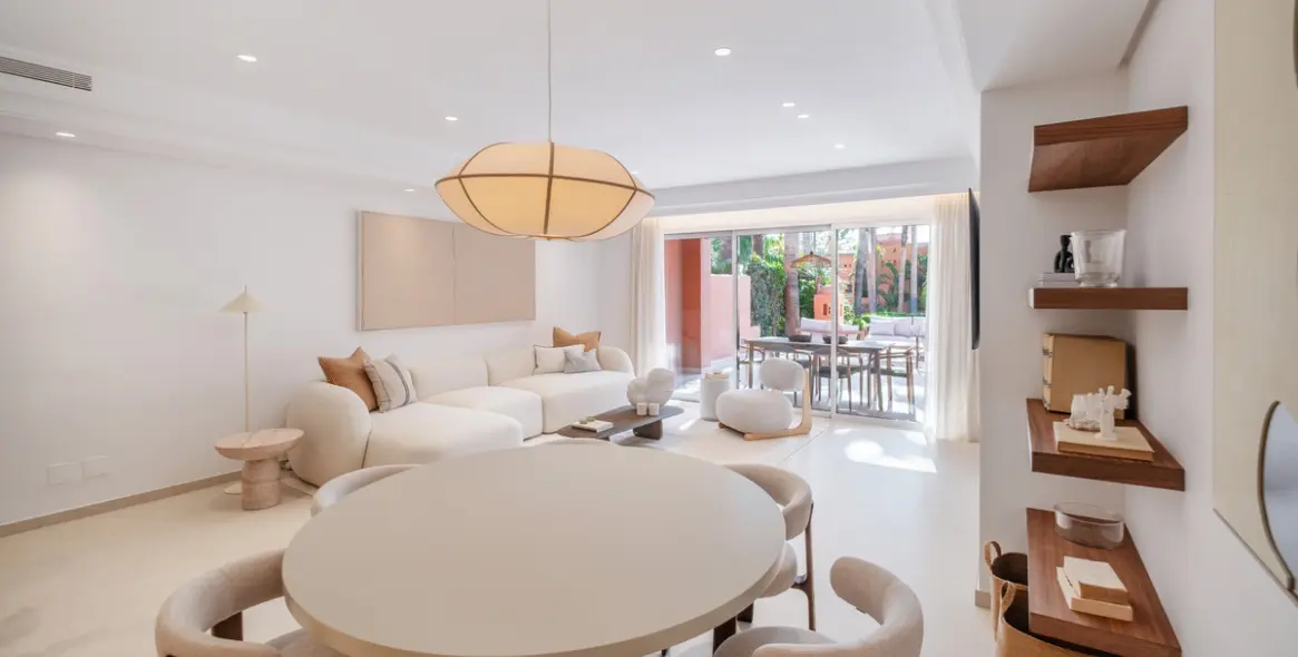 Sale of townhouse in Marbella (district The Golden Mile) 2