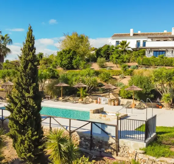 Продажа отеля в Villanueva De La Concepcion