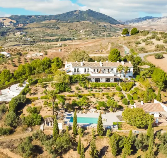 Продажа отеля в Villanueva De La Concepcion