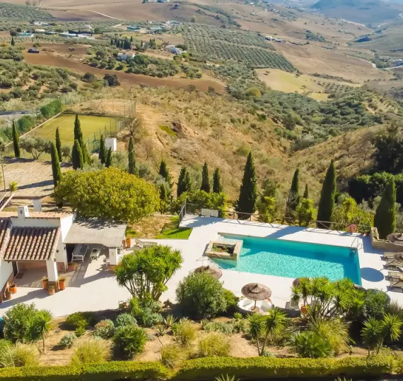 Продажа отеля в Villanueva De La Concepcion