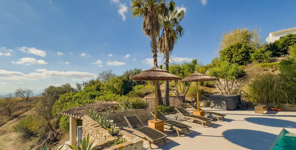 Sale of hotel in Villanueva De La Concepcion 26