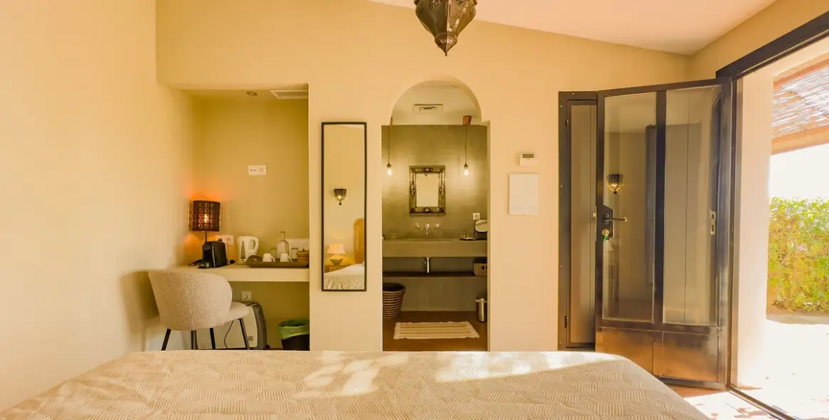 Sale of hotel in Villanueva De La Concepcion 41