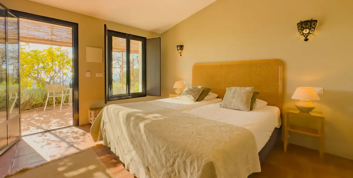 Sale of hotel in Villanueva De La Concepcion 43