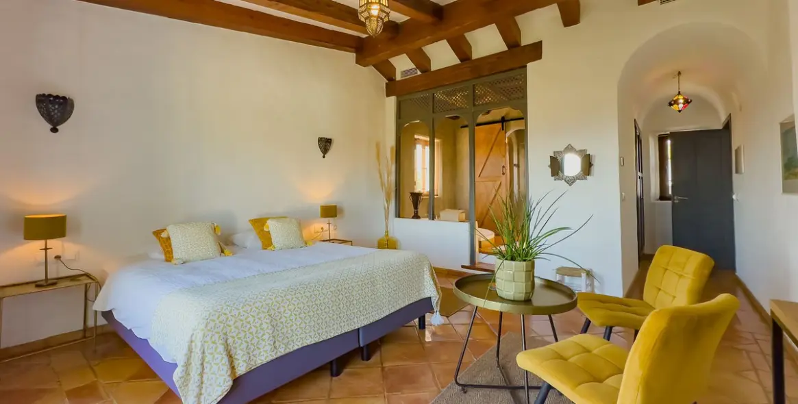 Sale of hotel in Villanueva De La Concepcion 50