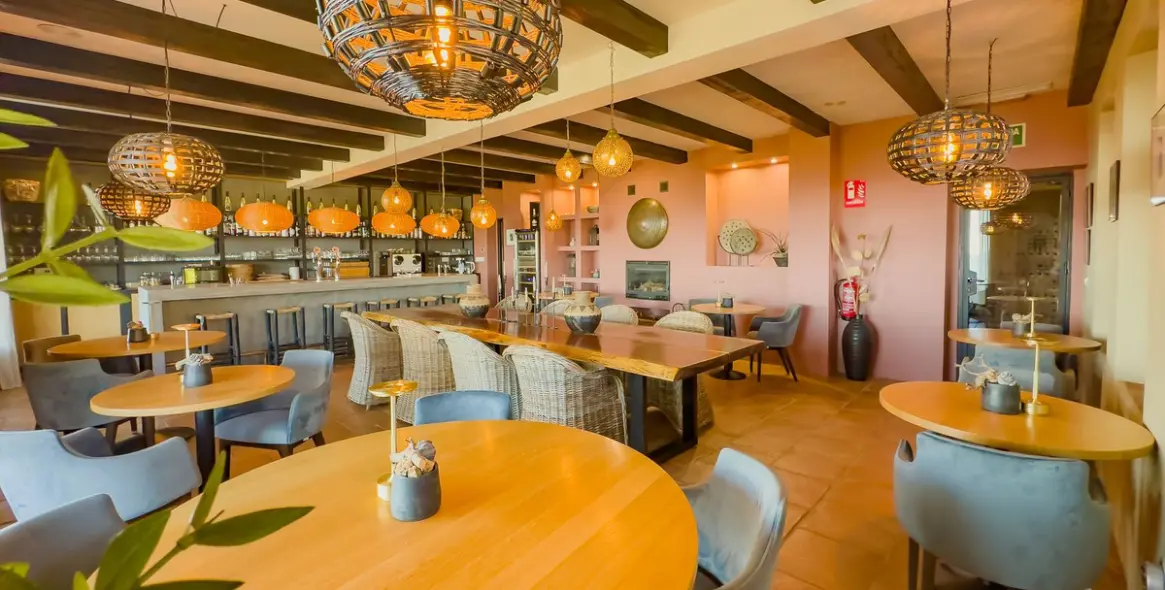 Sale of hotel in Villanueva De La Concepcion 53