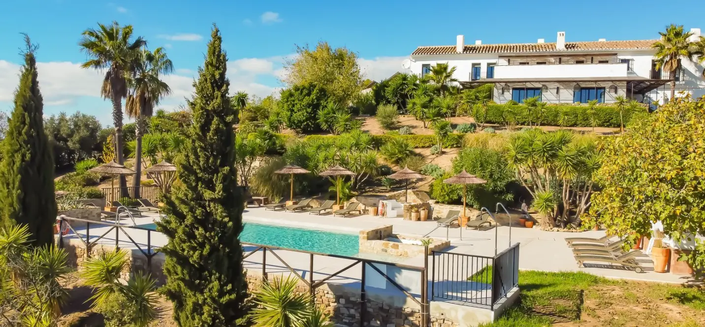 Venta de hotel en Villanueva De La Concepcion 0