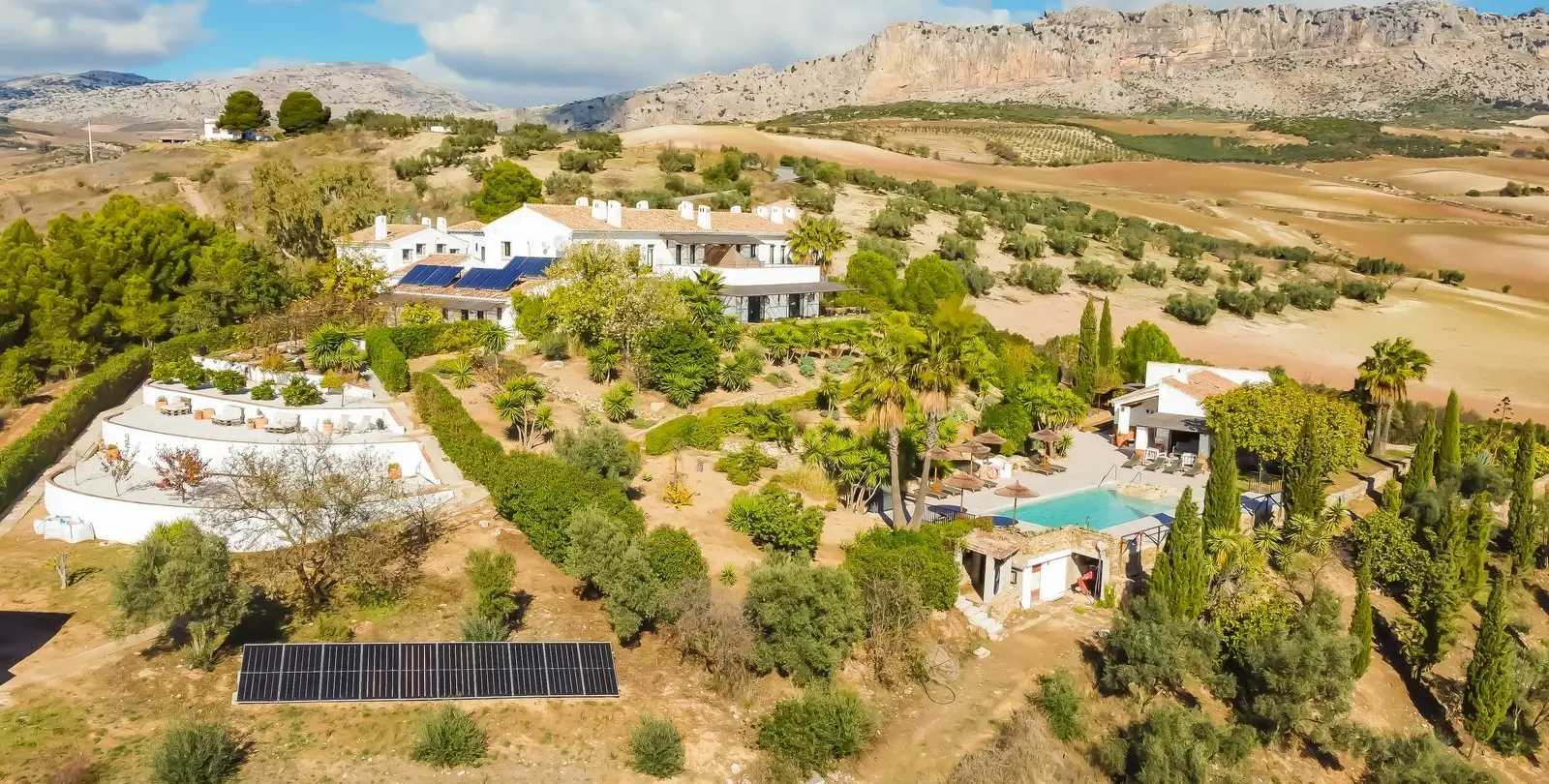 Sale of hotel in Villanueva De La Concepcion 10