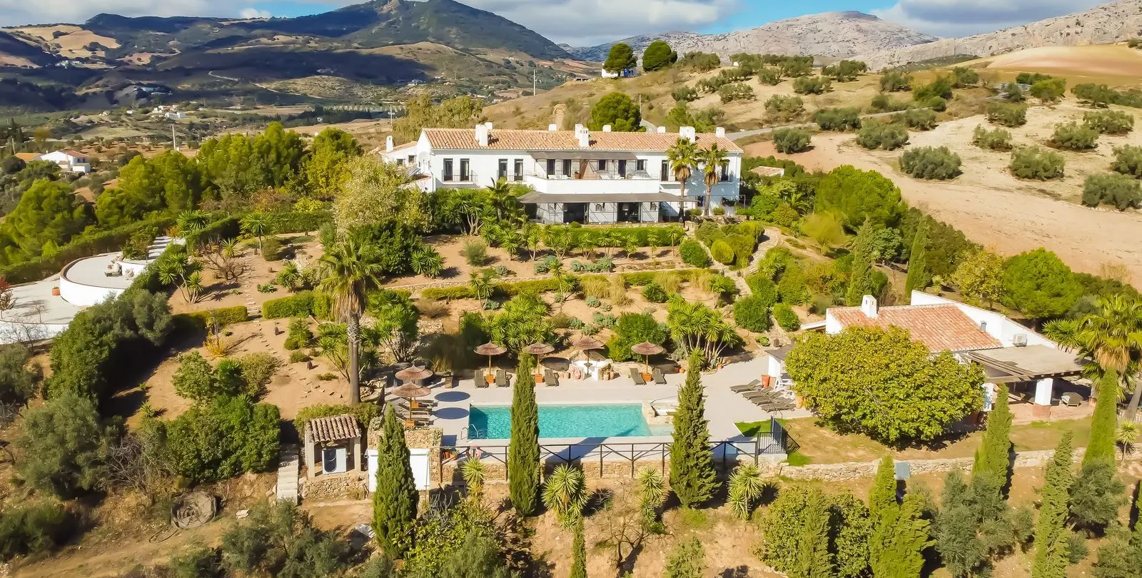 Sale of hotel in Villanueva De La Concepcion 55