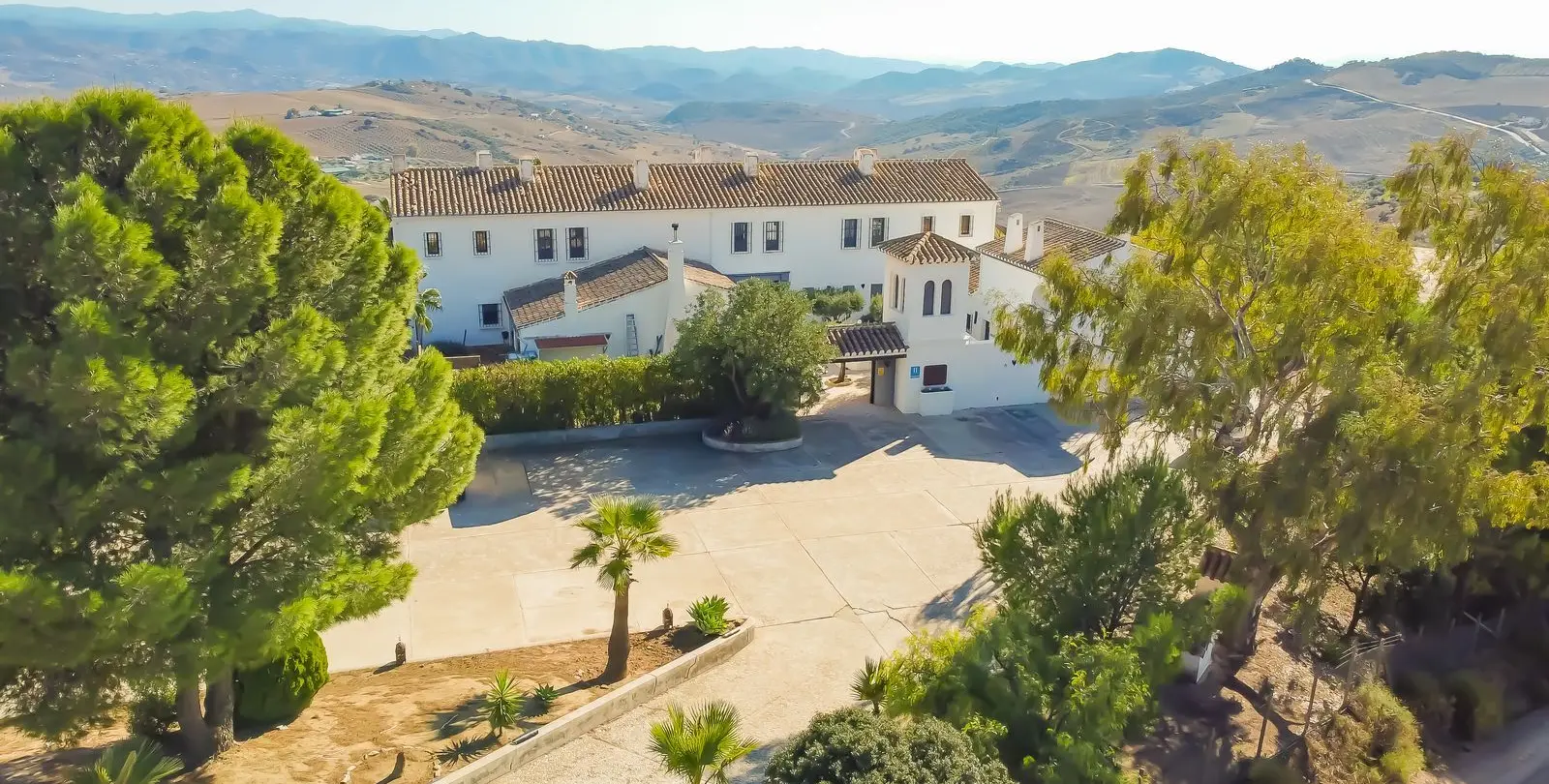 Sale of hotel in Villanueva De La Concepcion 62