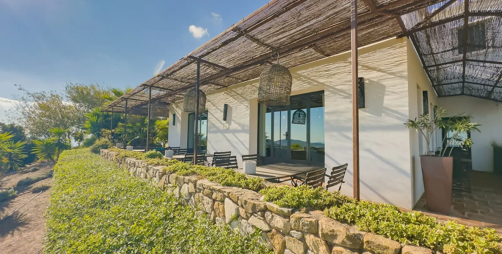 Sale of hotel in Villanueva De La Concepcion 73