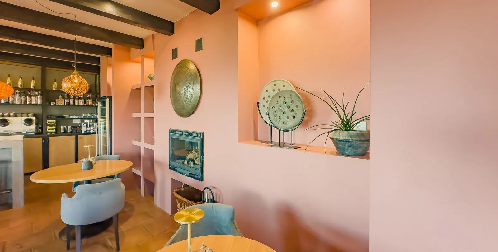 Sale of hotel in Villanueva De La Concepcion 82
