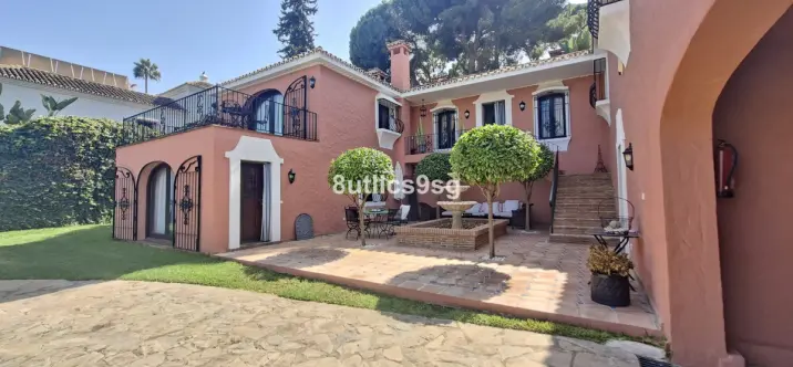 Oтдельно стоящая вилла R5236663 1