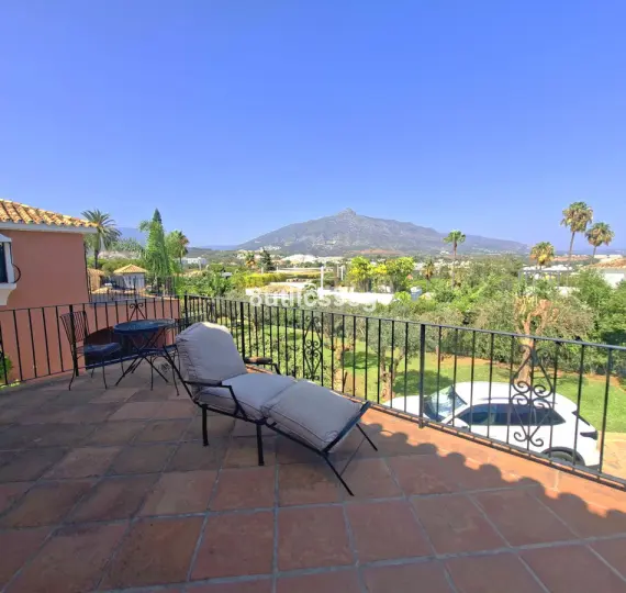 Oтдельно стоящая вилла R5236663