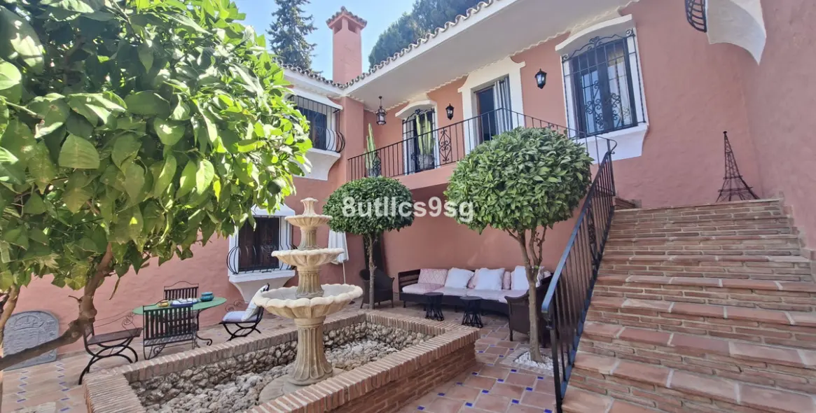 Продажа  отдельно стоящей виллы в Nueva Andalucía (район Aloha) 4